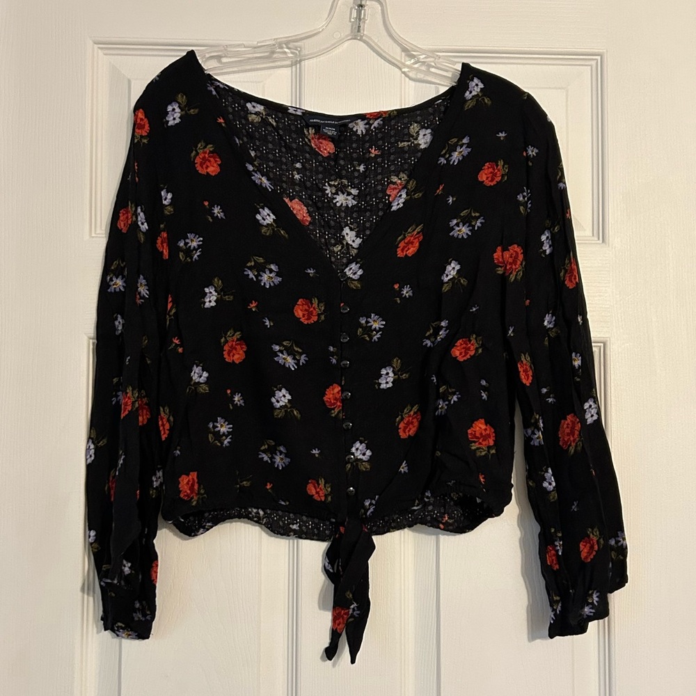 Black Floral American Eagle top